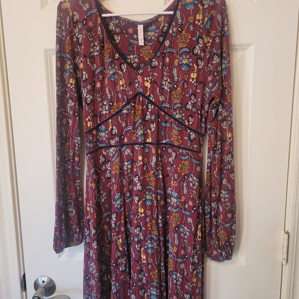 Xhilaration burgundy floral / botanical print dress size M